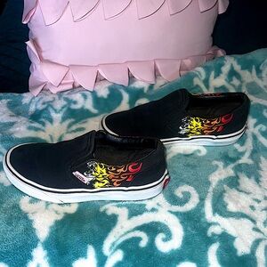 Big kids U.S. size 13.5 slip on Flame 🔥 Vans